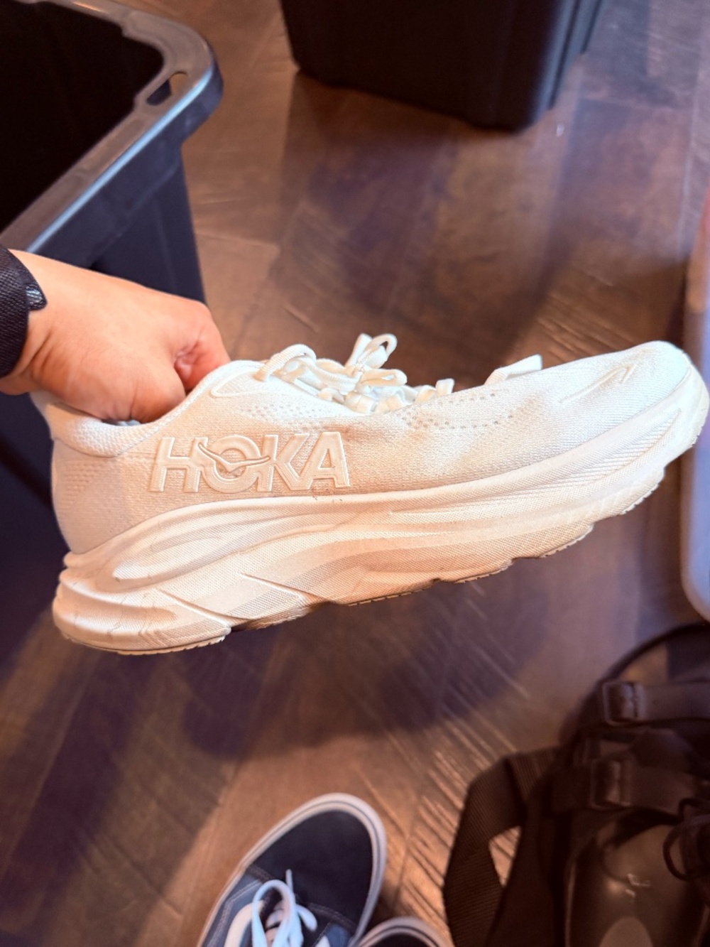 HOKA CLIFTON 10'S SIZE 10